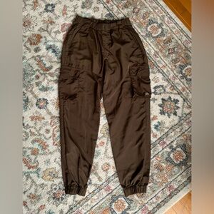 ALO YOGA SATIN JOGGER